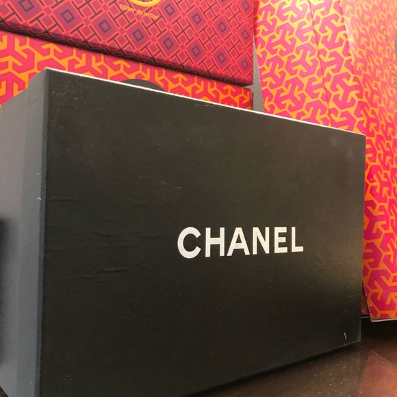 DESIGNER SHOE BOXES/DUST-RUFFLES chk my OFFER UP COUTUREHOARDERS for even more - Picture 4 of 15